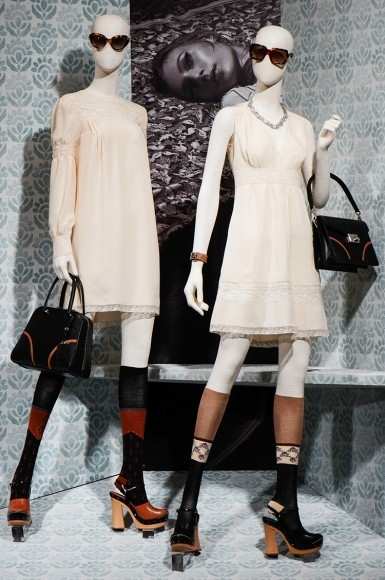 Prada выпустил коллекцию белоснежных платьев Spring Package (ФОТО) Prada выпустил коллекцию белоснежных платьев Spring Package (ФОТО)