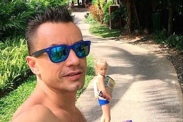 Алексей Серов подал заявление о похищении жены и дочки (ФОТО) Алексей Серов подал заявление о похищении жены и дочки (ФОТО)