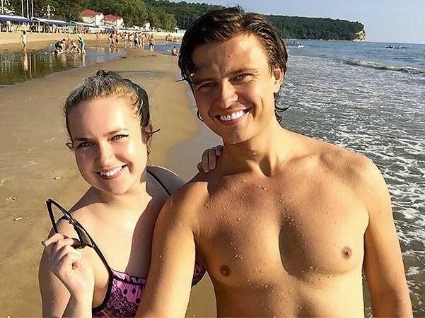 Прохор Шаляпин отдыхает в Туапсе с первой любовью (ФОТО) Прохор Шаляпин отдыхает в Туапсе с первой любовью (ФОТО)