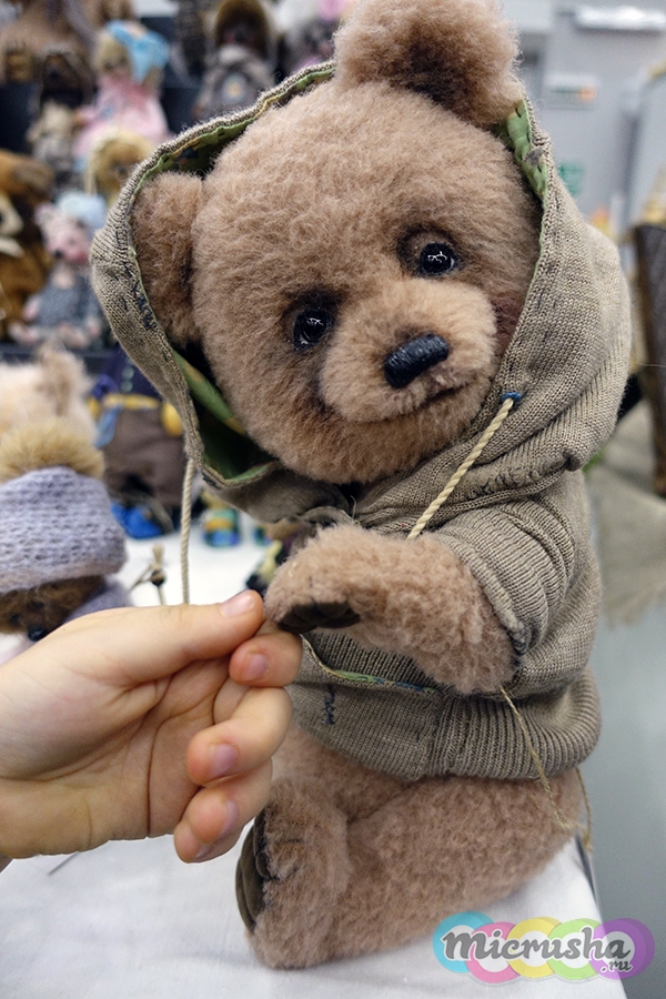 плюшевый медвежонок