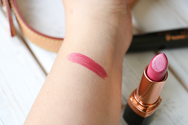 Avon True помада