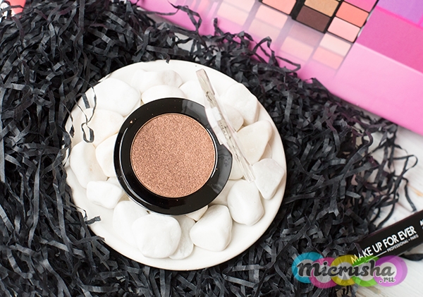 Компактные тени Artist Shadow Make Up Forever